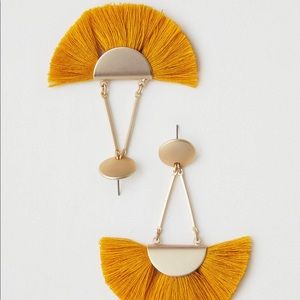 American Eagle BOHO tassel earrings